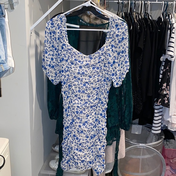All In Favor Floral Dress Blue and White Size M - Picture 2 of 2